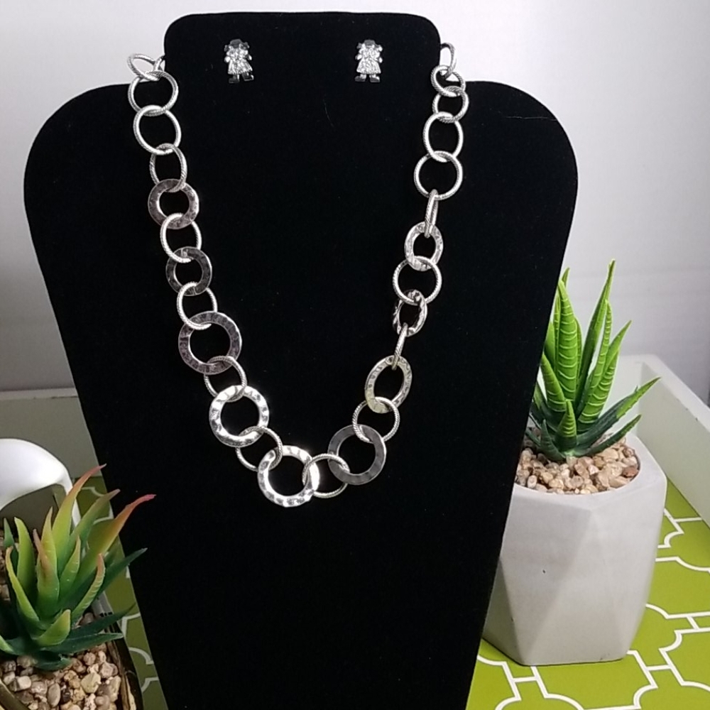 Silver set of necklace and earrings